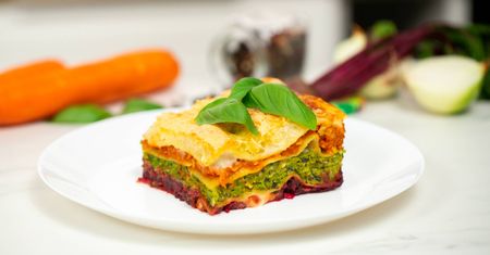 Kolorowa warzywna lasagne