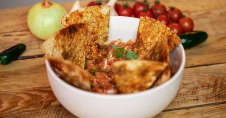 Salsa pomidorowa z nachosami