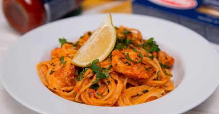 Spaghetti z sosem basilico i krewetkami