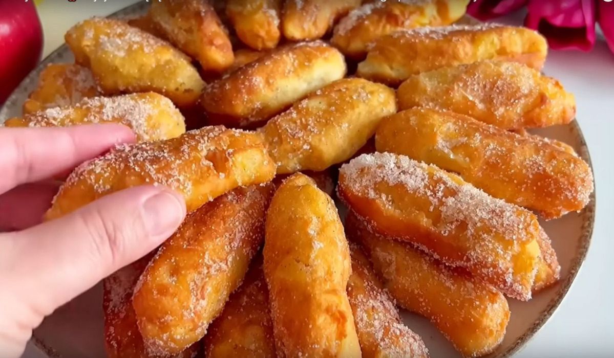 Prosty deser z jabłka w 5 minut bez pieczenia. Idealny do kawy czy herbaty