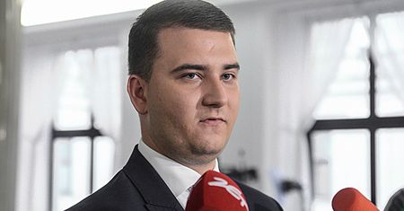 Farmaceuci apelują: Misiewicz NIE JEST APTEKARZEM