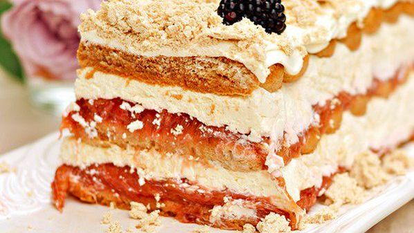 Tiramisu z rabarbarem i chałwą
