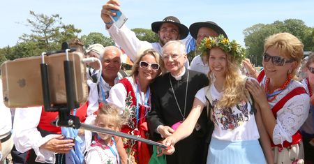 Fenomen pielgrzymek w Polsce. Ruszają bezdomni, niepełnosprawni, rolkarze i cykliści