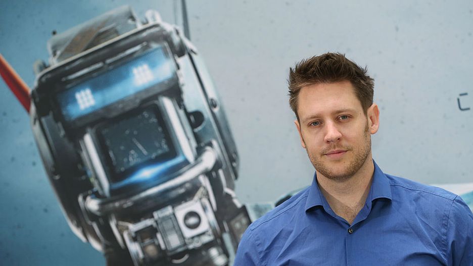 Neill Blomkamp w trakcie promocji swojego filmu "Chappie"
