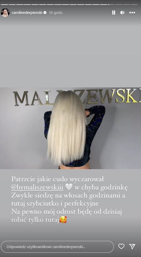 Caroline Derpieński u fryzjera