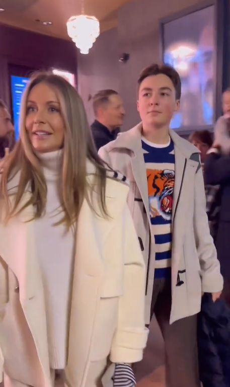 Małgorzata Rozenek z rodziną w kinie