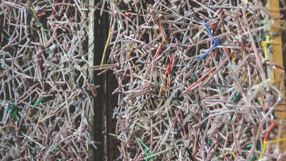 Propozycja KE zakłada zakaz plastikowych produktów, dla których istnieją mniej szkodliwe dla środowiska alternatywy, jak słomki do picia.