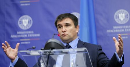 "Zakazać w Polsce Piłsudskiego i Armii Krajowej". Szef MSZ Ukrainy stawia ultimatum
