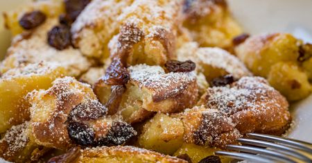 Kaiserschmarrn – omlet cesarski. Śniadanie na bogato