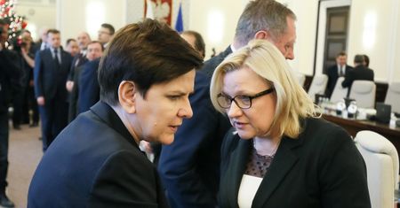 Beata Kempa o nagrodach od Beaty Szydło. "Przekazałam darowiznę na rzecz Caritas"