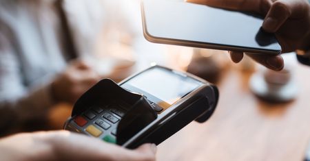 Bezgotówkowo – wygodniej i bezpieczniej
