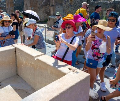 Będą kontrole jak na lotnisku. Turyści nie szanują wykopalisk w Pompejach