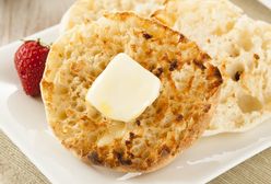 Angielski podwieczorek. Klasyczna receptura na crumpets