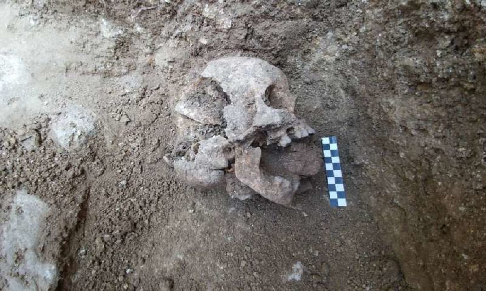 Włochy. Znaleziono szkielet "wampirzego" dziecka. Miało wbity kamień w usta