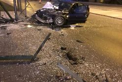 Łódź. Bmw wjechało w przystanek. Kierowcą pijany 31-latek