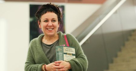 Olga Tokarczuk z literackim Noblem. Wrocław gratuluje swojej mieszkance