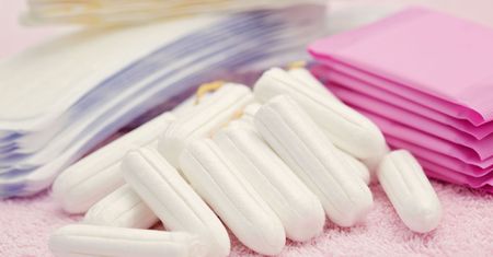 Szkocja będzie rozdawać produkty sanitarne. "Uwolnić wszystkie kobiety"