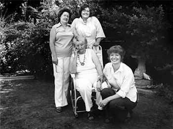 Florence Owen Thompson z córkami w 1979 roku 