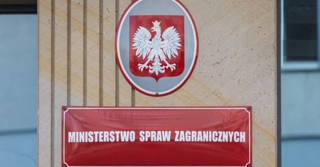 Ponad 600 tysięcy złotych na saloniki VIP. Tak z luksusów korzysta MSZ