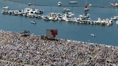 Część pielgrzymów pozostała na pokładach swych łodzi