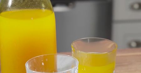 Zalety picia octu jabłkowego z miodem, imbirem i kurkumą