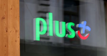 Telefony na kartę - decyzja UOKiK. 20 mln zł kary dla właściciela Plusa