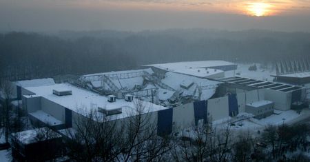 Skarb Państwa zawarł ugodę z rodzinami ofiar katastrofy hali MTK. Wypłaci im pieniądze