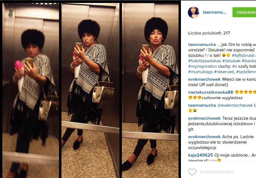 Anna Mucha usiłuje zrobić sobie selfie w windzie