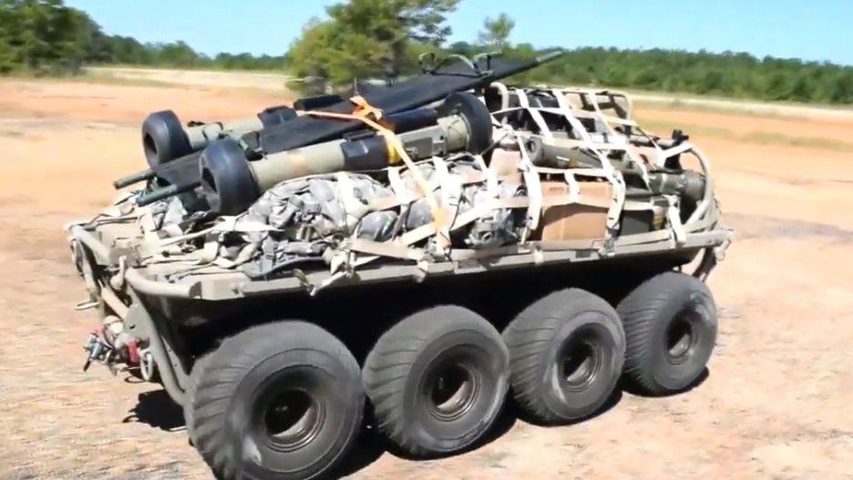 8-kołowy pojazd MUTT ma zasięg ok 100 km.