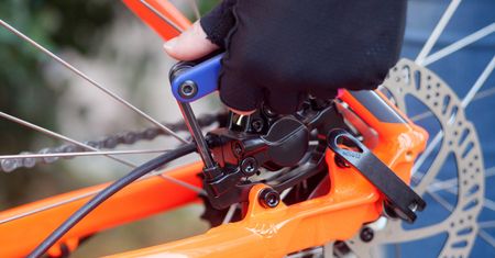 Praktyczny multitool. Przyda się w domu, na biwaku, a nawet w aucie