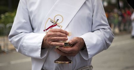Ksiądz powiedział "nie". Autystyczny chłopiec nie przystąpi do pierwszej komunii