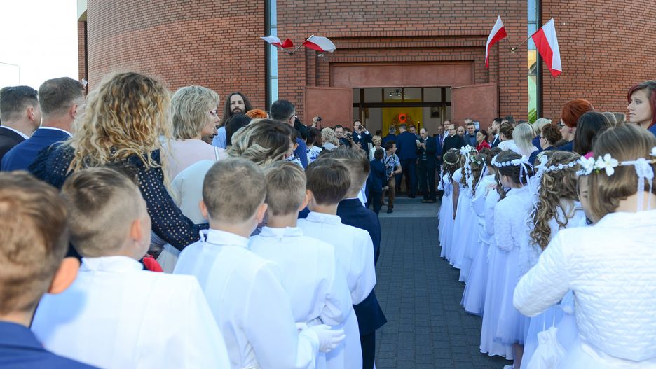 Koronawirus w Polsce. Pierwsza Komunia Święta może się nie odbyć