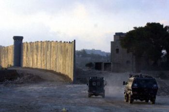 Izrael zmienia trasę bariery bezpieczeństwa na Zachodnim Brzegu
