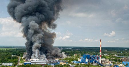 Niezwykła chmura nad Zgierzem. To efekt gigantycznego pożaru