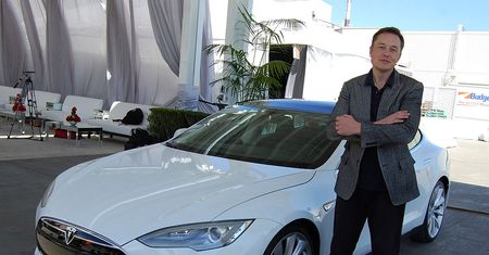 Tesla uruchomiła największa baterię na świecie