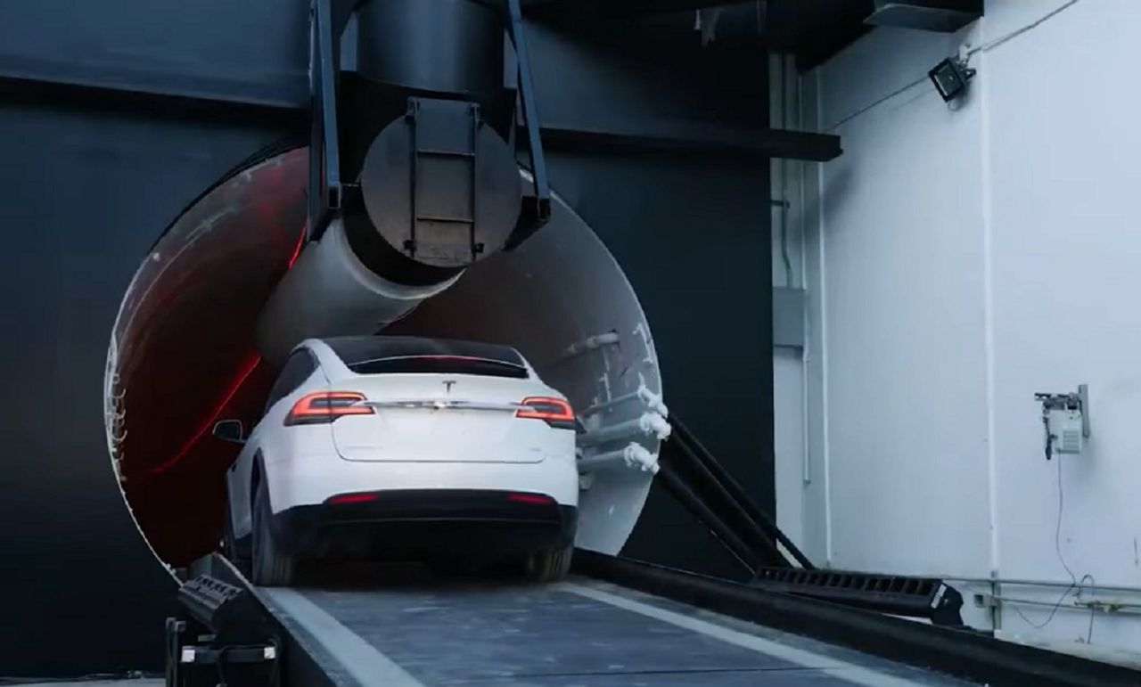 Elon Musk świętuje sukces. Ukończono budowę pierwszego tunelu pod Las Vegas