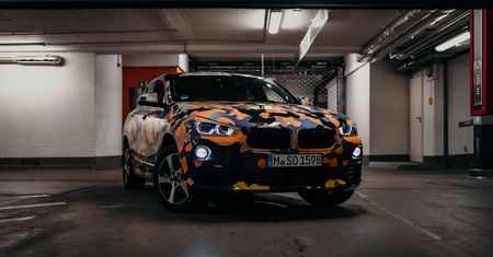 BMW X2 w kamuflażu na oficjalnych zdjęciach