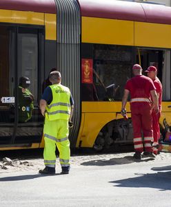 Na rondzie Radosława wykoleił się tramwaj. Spore utrudnienia w Warszawie