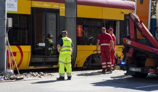 Na rondzie Radosława wykoleił się tramwaj. Spore utrudnienia w Warszawie
