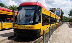 Ile zarabia motorniczy. W Warszawie całkiem dużo. "Dostają już tyle, co wiceminister"