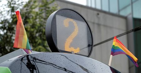Tramwaje i autobusy w Szczecinie bez kolorowych flag. Filharmonia odmawia wyświetlenia tęczy