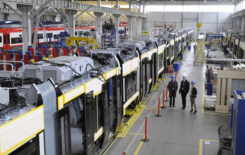 Za cztery lata po Warszawie będzie jeździć ponad pół tysiąca niskopodłogowych tramwajów