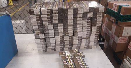 Żadne meble z Dubaju, ale próba przemytu papierosów za ponad 300 tys. zł