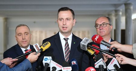 Senat. PSL wyłamuje się z opozycyjnej koalicji. PSL zapowiedziało, że zagłosuje z PiS-em