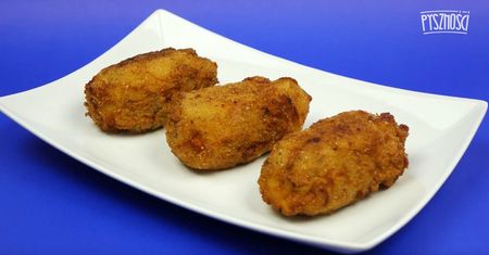 Klopsiki wołowe z ogórkiem kiszonym i serem cheddar