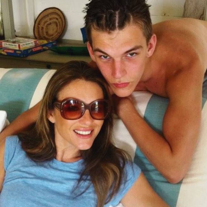 Elizabeth Hurley z siostrzeńcem