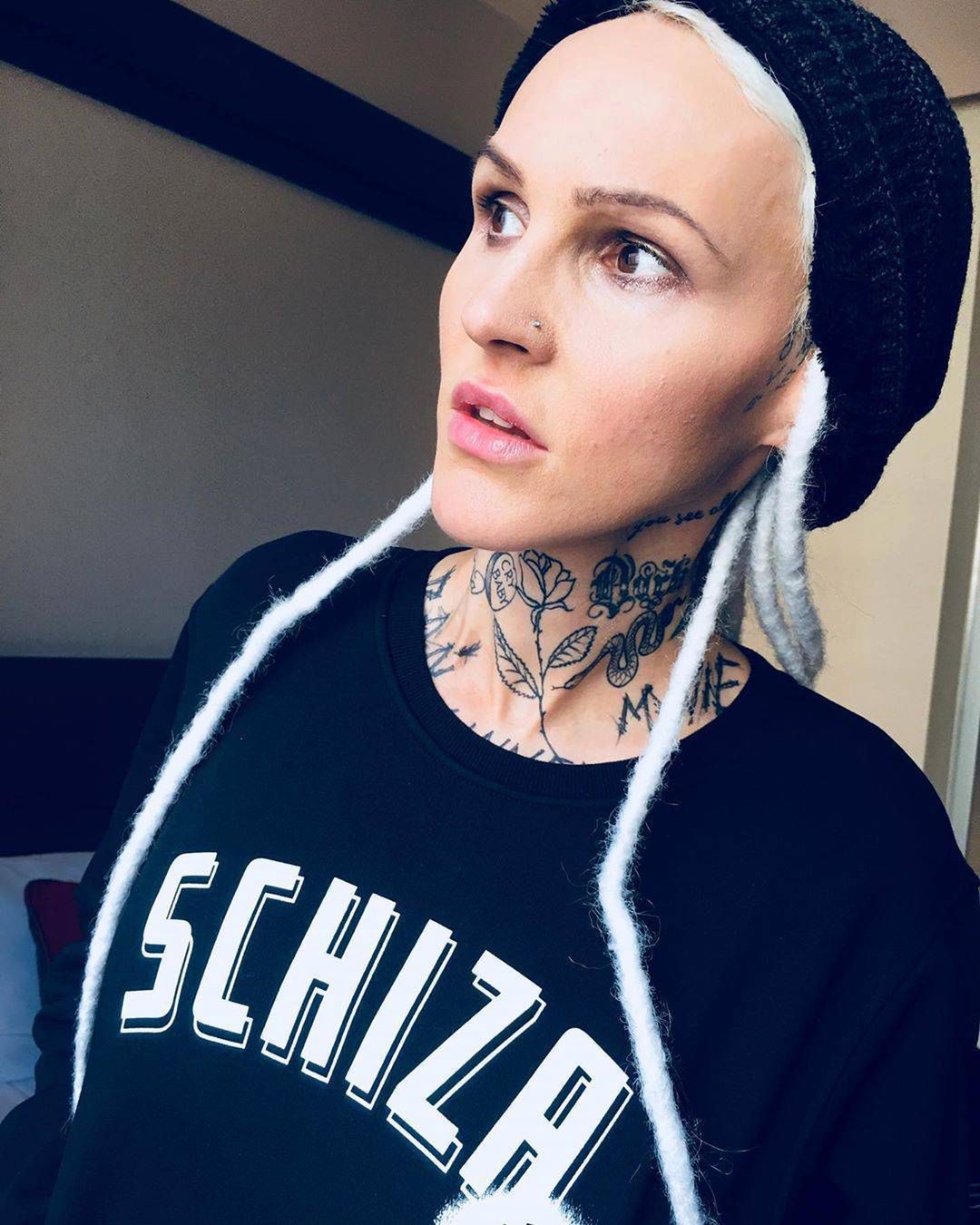 Agnieszka Chylińska - tatuaż na twarzy