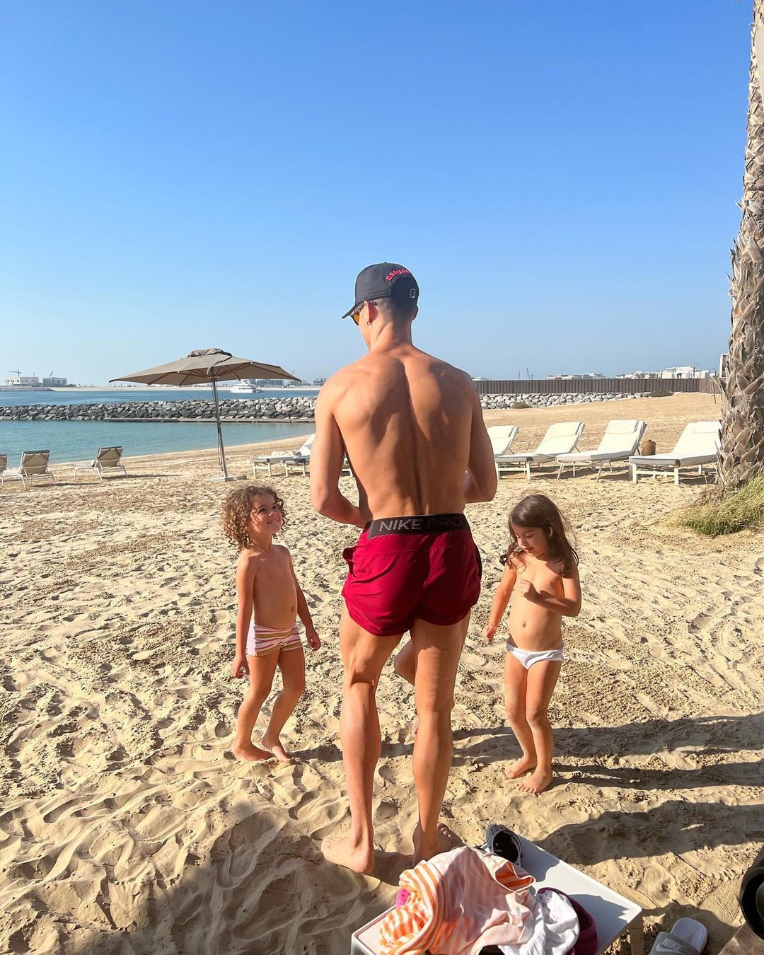 Georgina Rodriguez w ciąży w bikini
