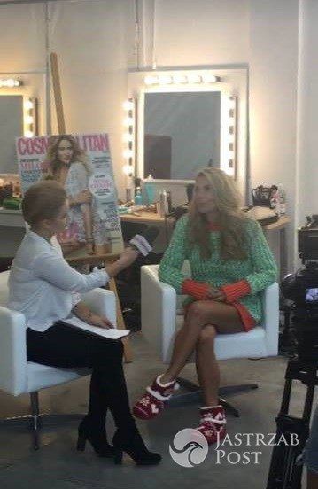 Małgorzata Rozenek w kapciach na planie sesji zdjęciowej