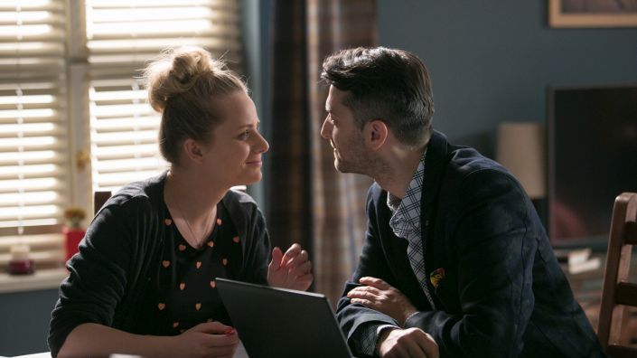 Singielka, Elka (Paulina Chruściel), Mikołaj (Filip Bobek), fot: x-news